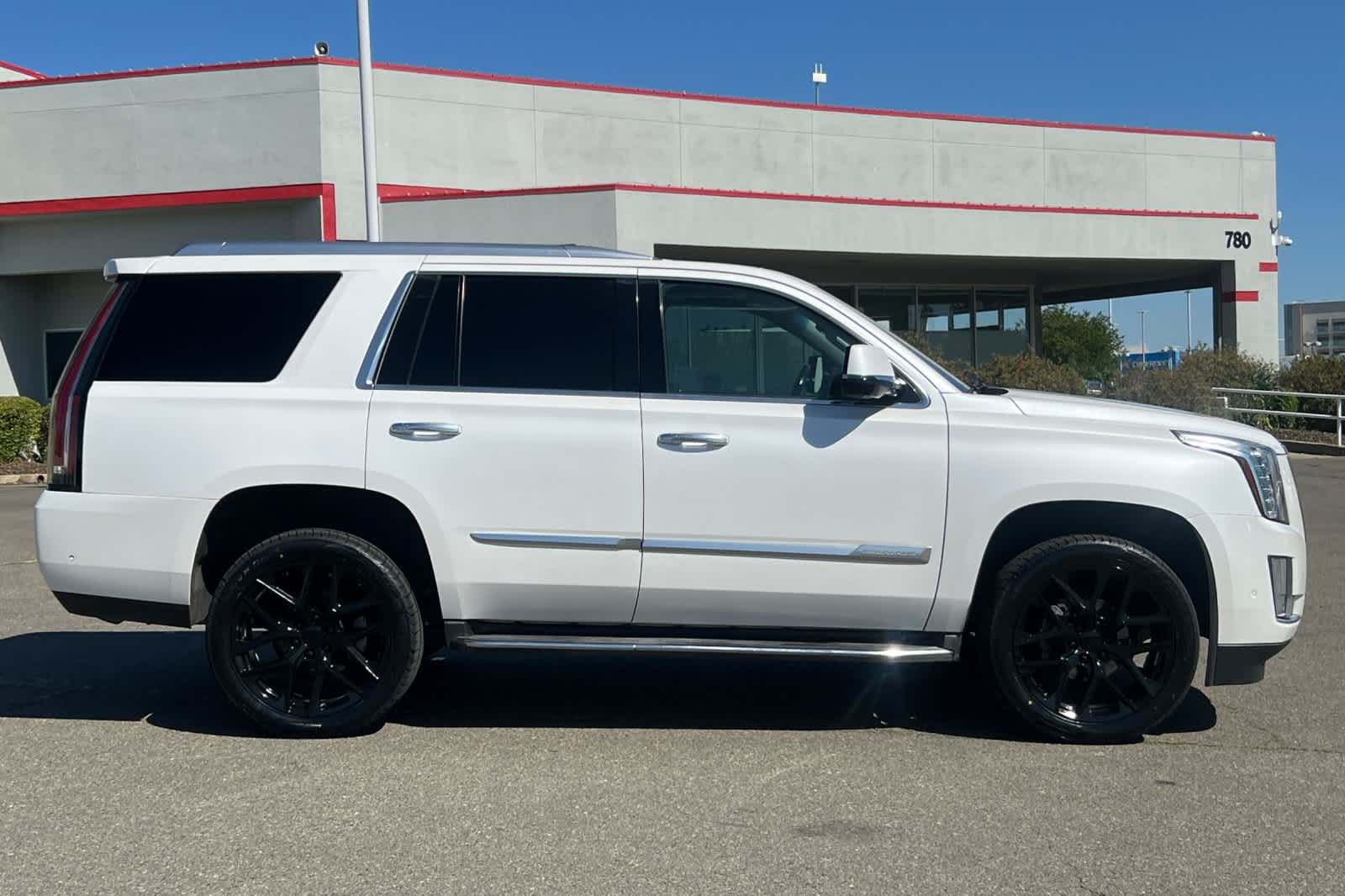 Thumbnail: 2017 Cadillac Escalade - 6