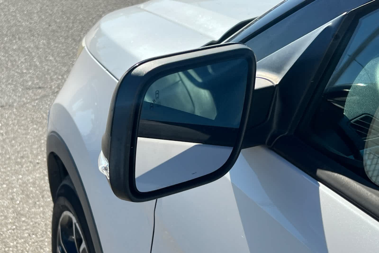 Thumbnail: 2015 Ford Explorer - 20
