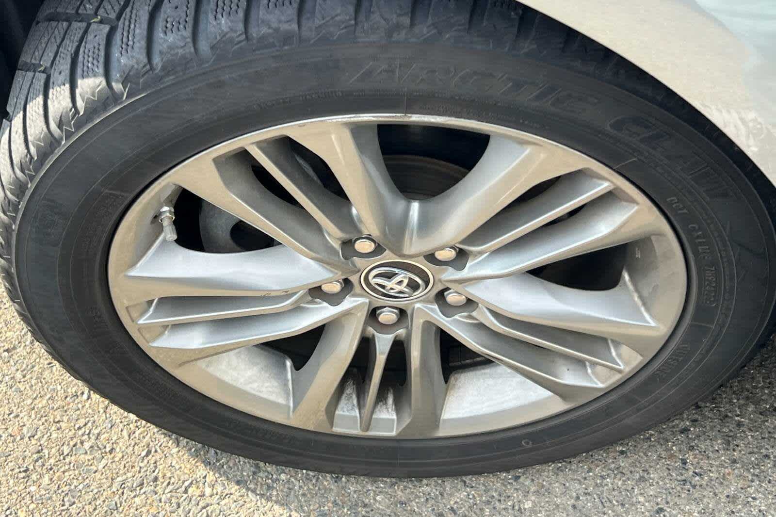 Thumbnail: 2015 Toyota Camry - 21