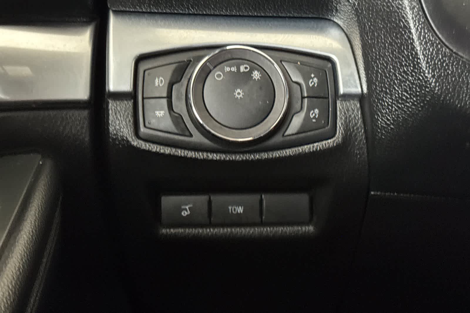 Thumbnail: 2019 Ford Explorer - 30