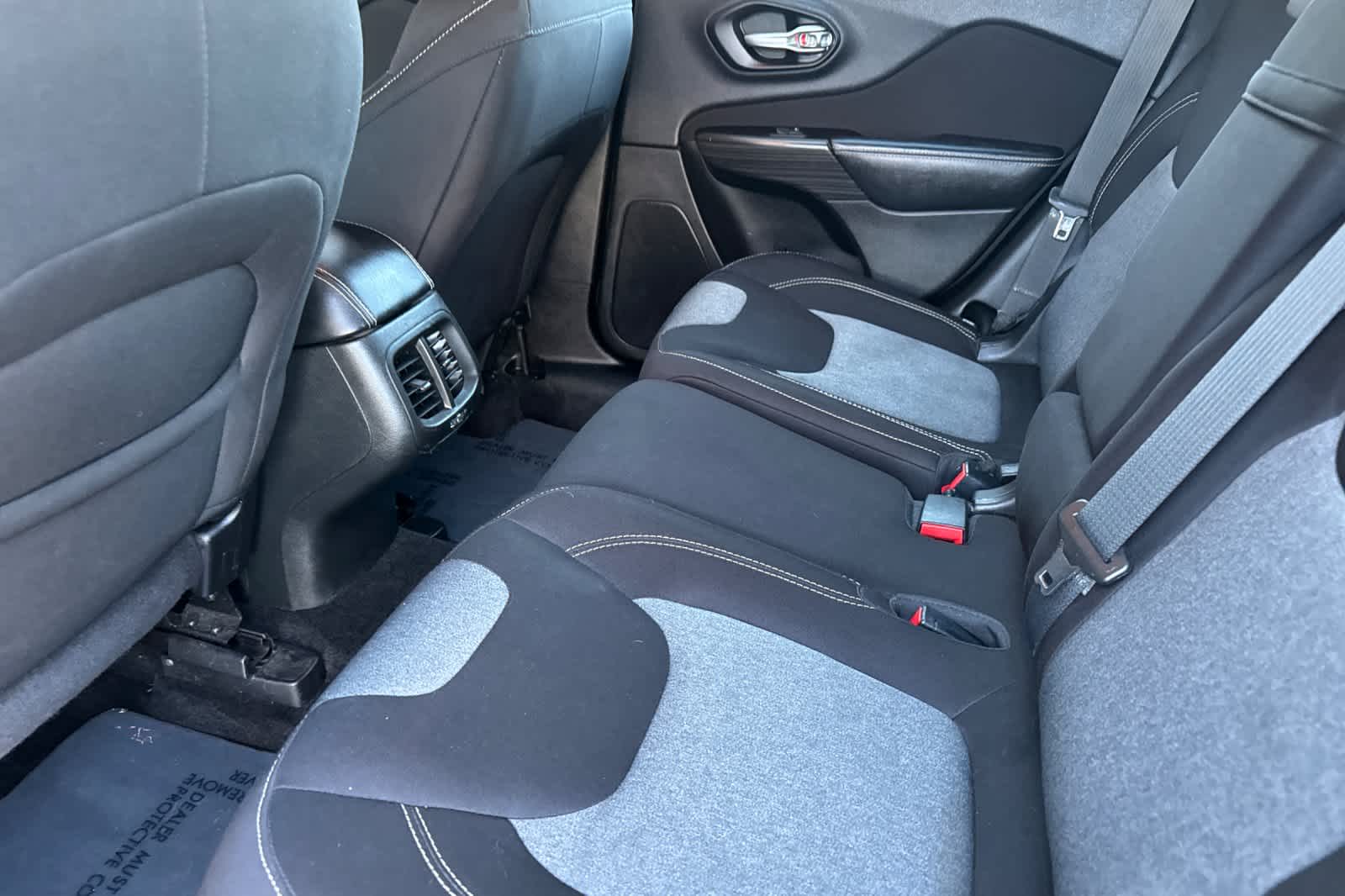 Thumbnail: 2015 Jeep Cherokee - 4