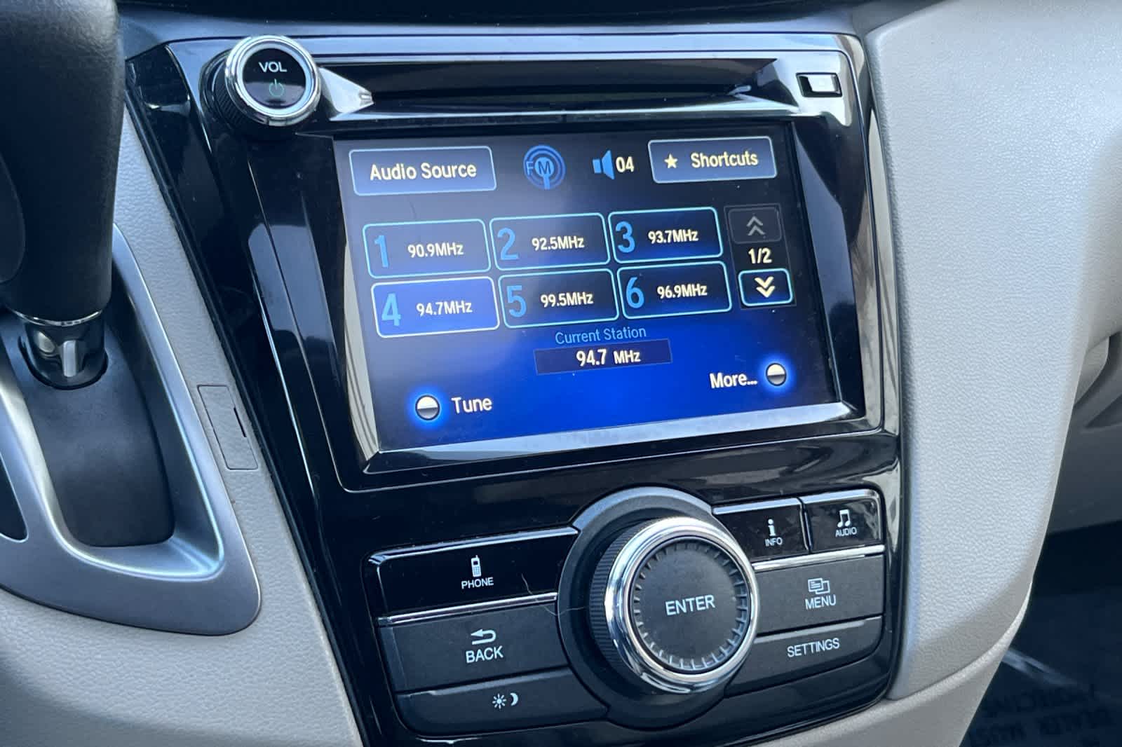 Thumbnail: 2016 Honda Odyssey - 21