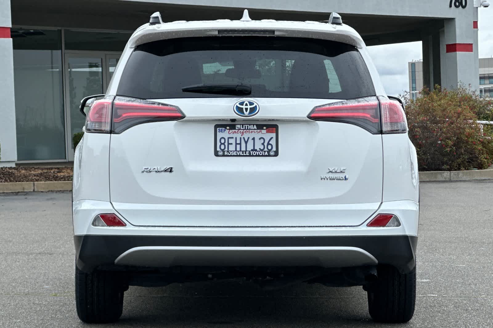 Thumbnail: 2018 Toyota RAV4 - 8