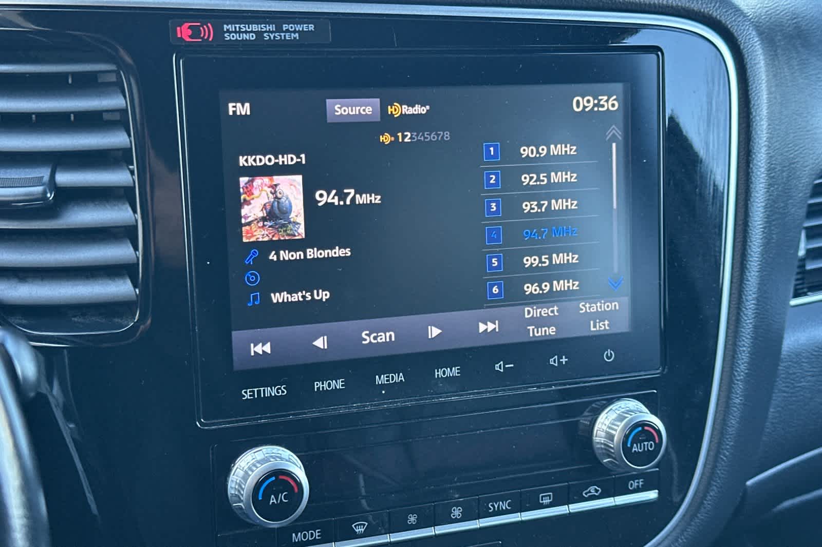 Thumbnail: 2022 Mitsubishi Outlander - 20