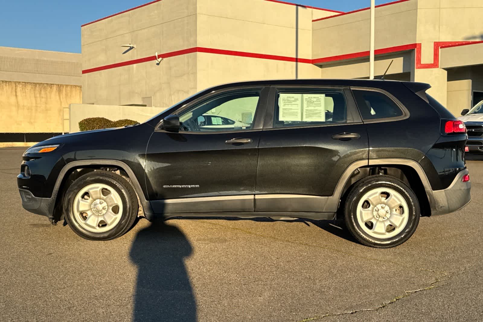 Thumbnail: 2015 Jeep Cherokee - 9
