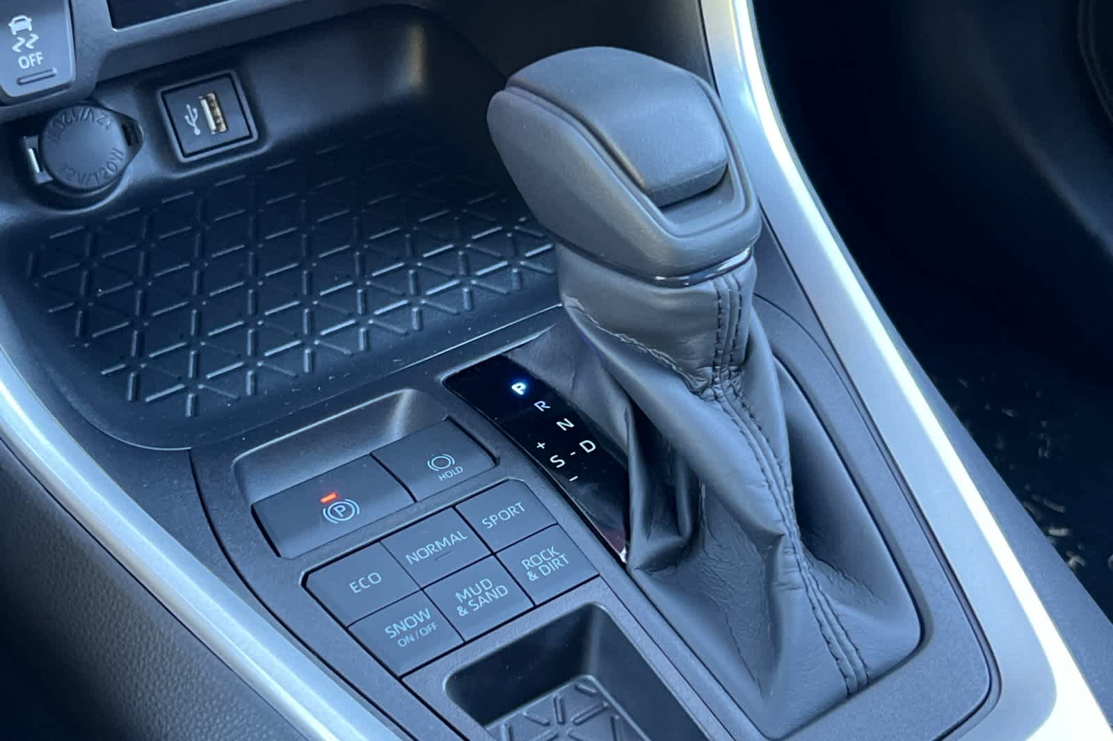 Thumbnail: 2025 Toyota RAV4 - 22