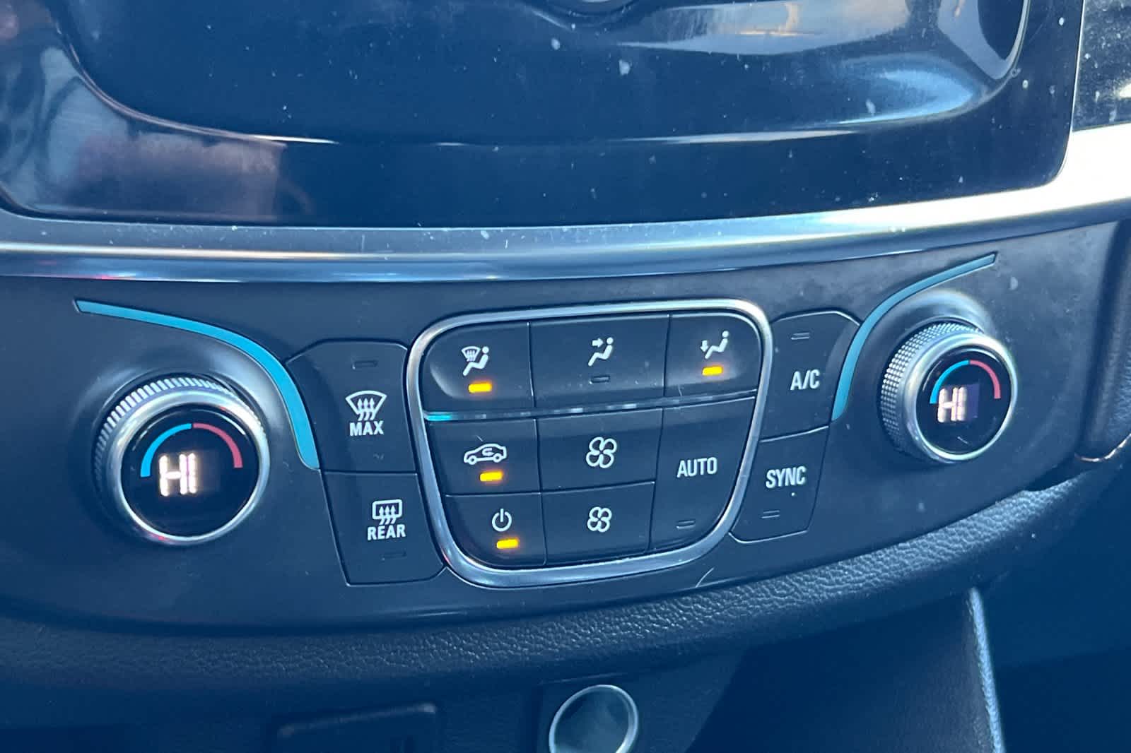 Thumbnail: 2021 Chevrolet Traverse - 23