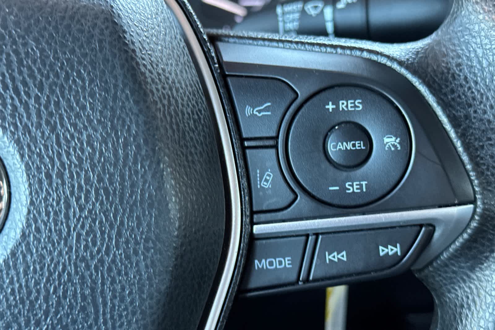 Thumbnail: 2023 Toyota Camry - 24