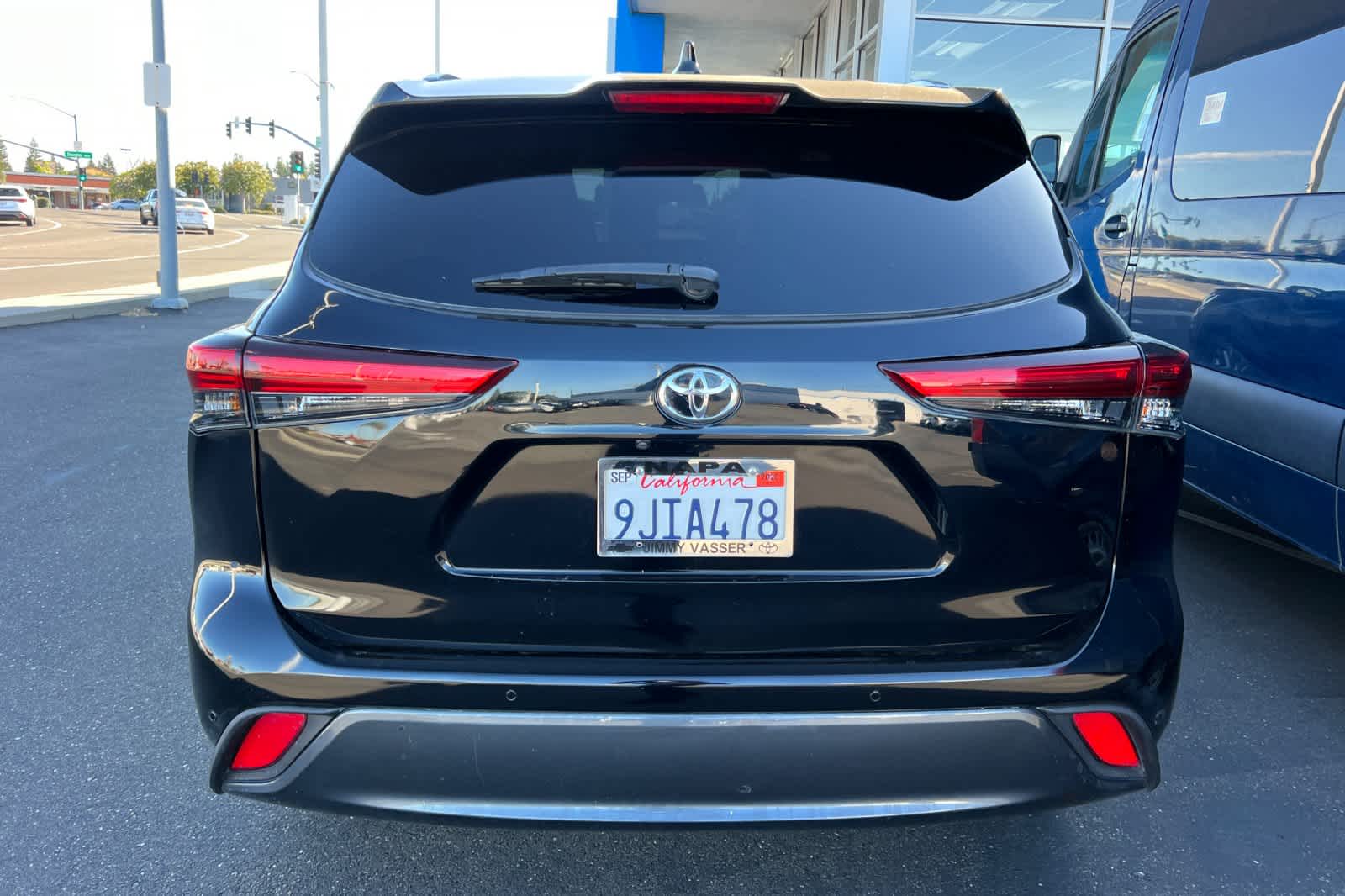 Thumbnail: 2023 Toyota Highlander - 4