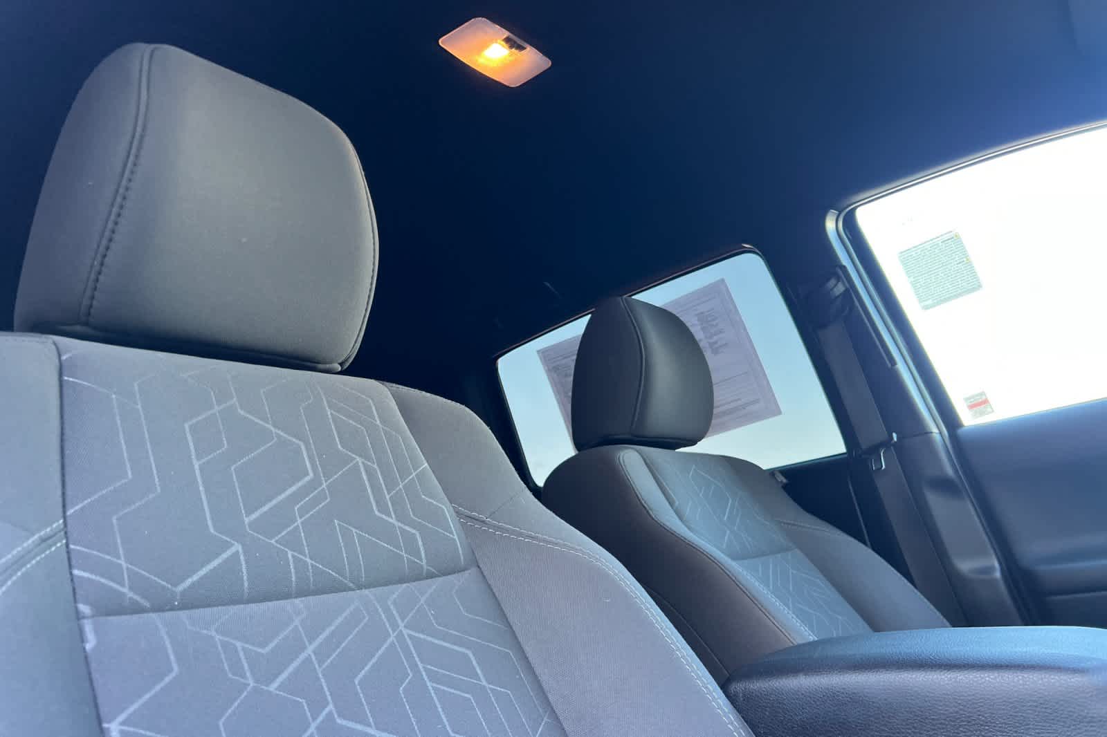 Thumbnail: 2018 Toyota Tacoma - 16