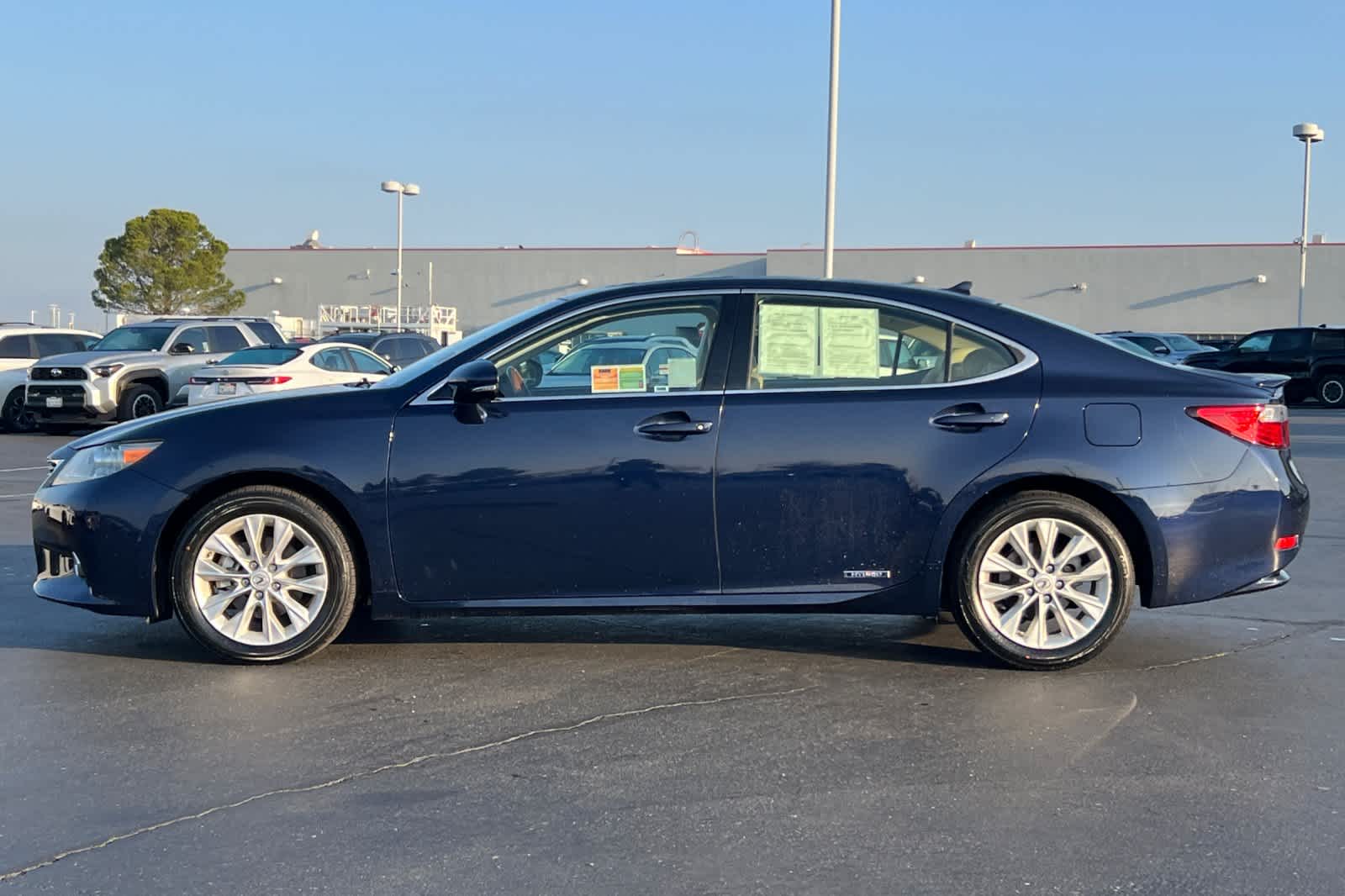 Thumbnail: 2014 Lexus ES - 9