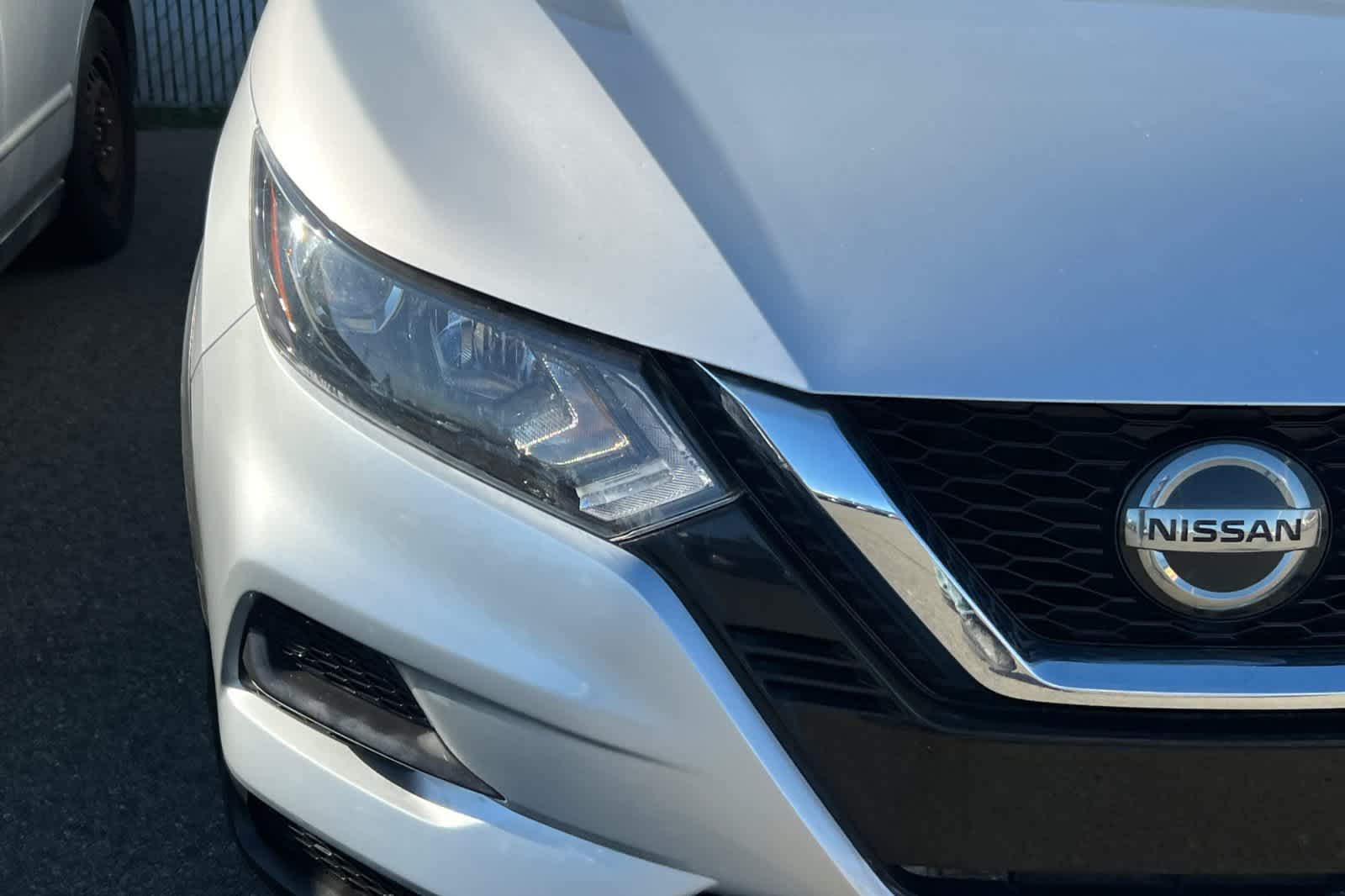 Thumbnail: 2021 Nissan Rogue Sport - 8