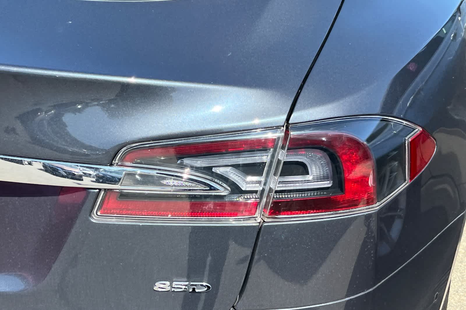 Thumbnail: 2015 Tesla Model S - 18