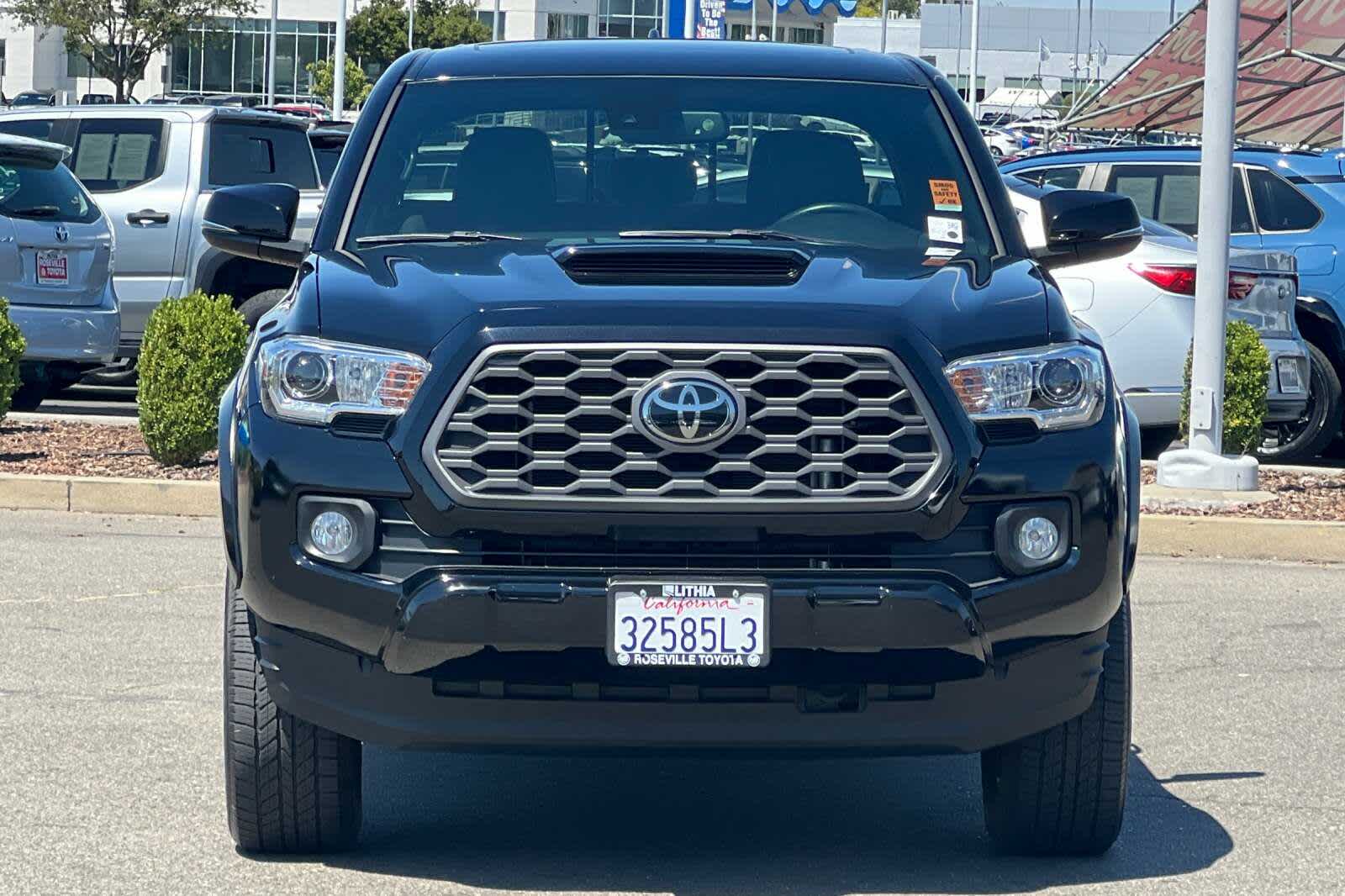 Thumbnail: 2022 Toyota Tacoma - 10