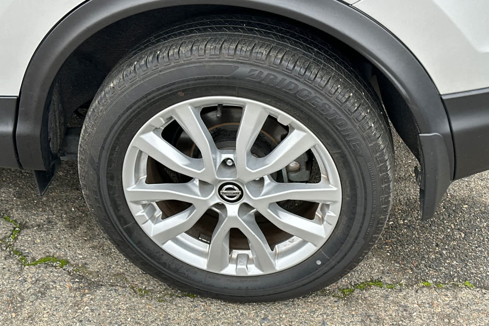 Thumbnail: 2021 Nissan Rogue Sport - 18