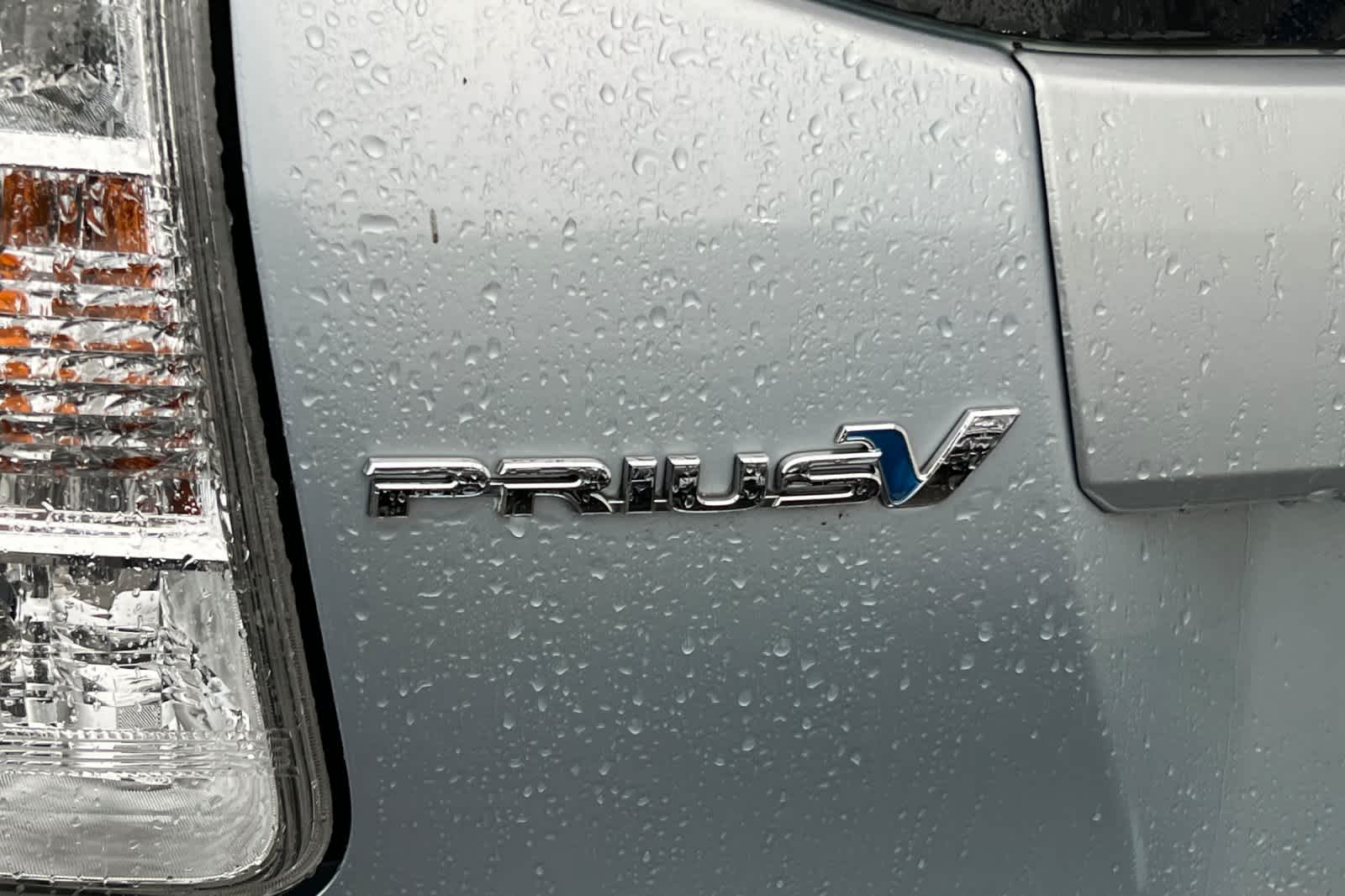 Thumbnail: 2013 Toyota Prius v - 7