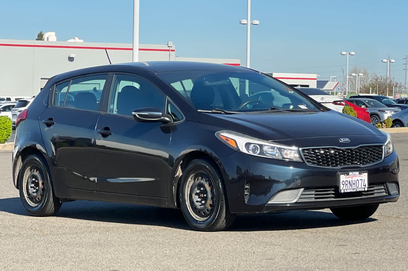 Thumbnail: 2017 Kia Forte - 5
