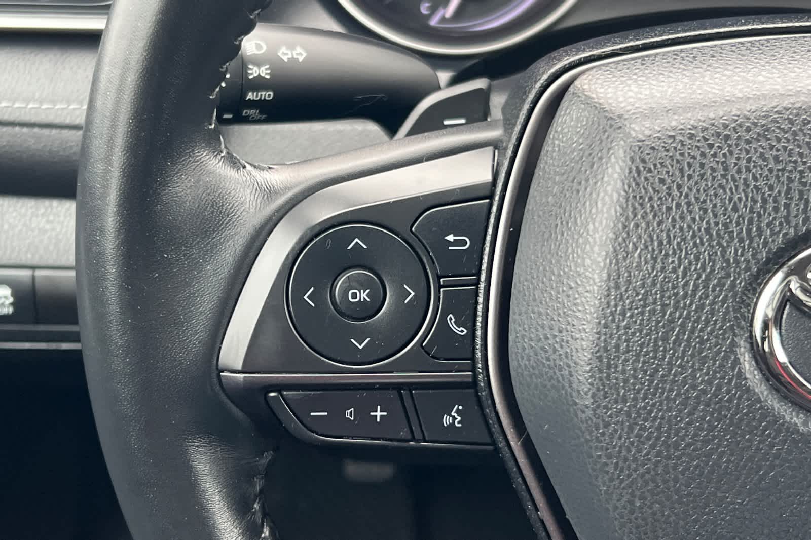 Thumbnail: 2022 Toyota Camry - 23