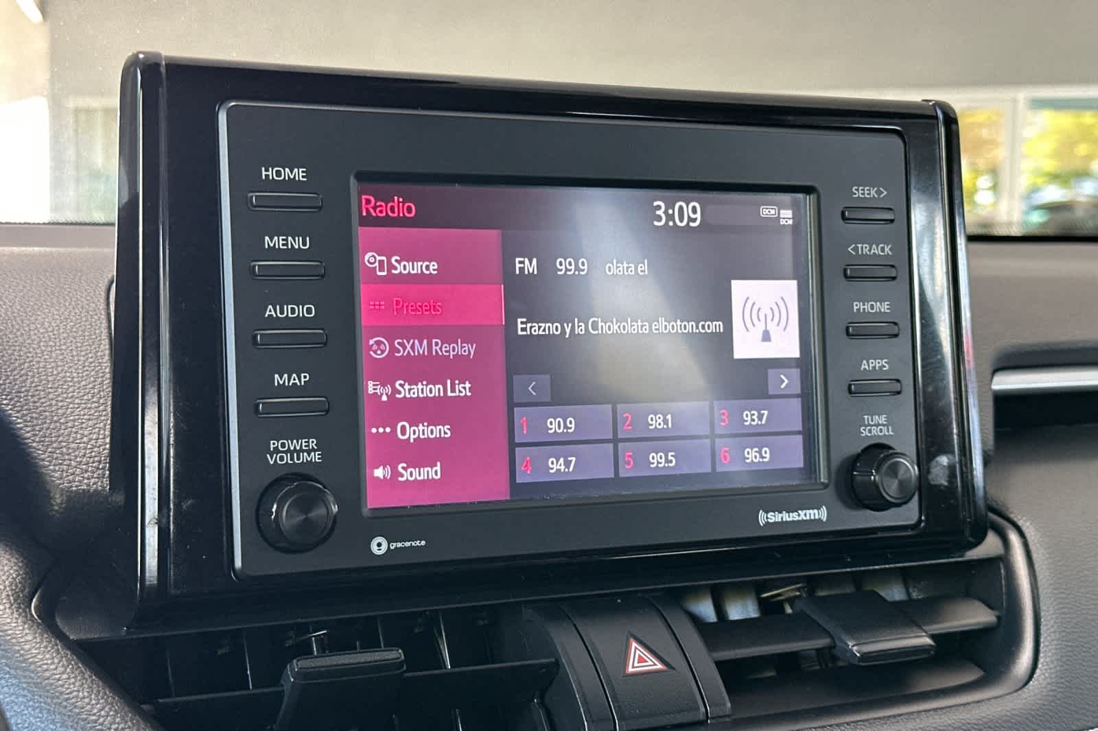 Thumbnail: 2022 Toyota RAV4 - 20