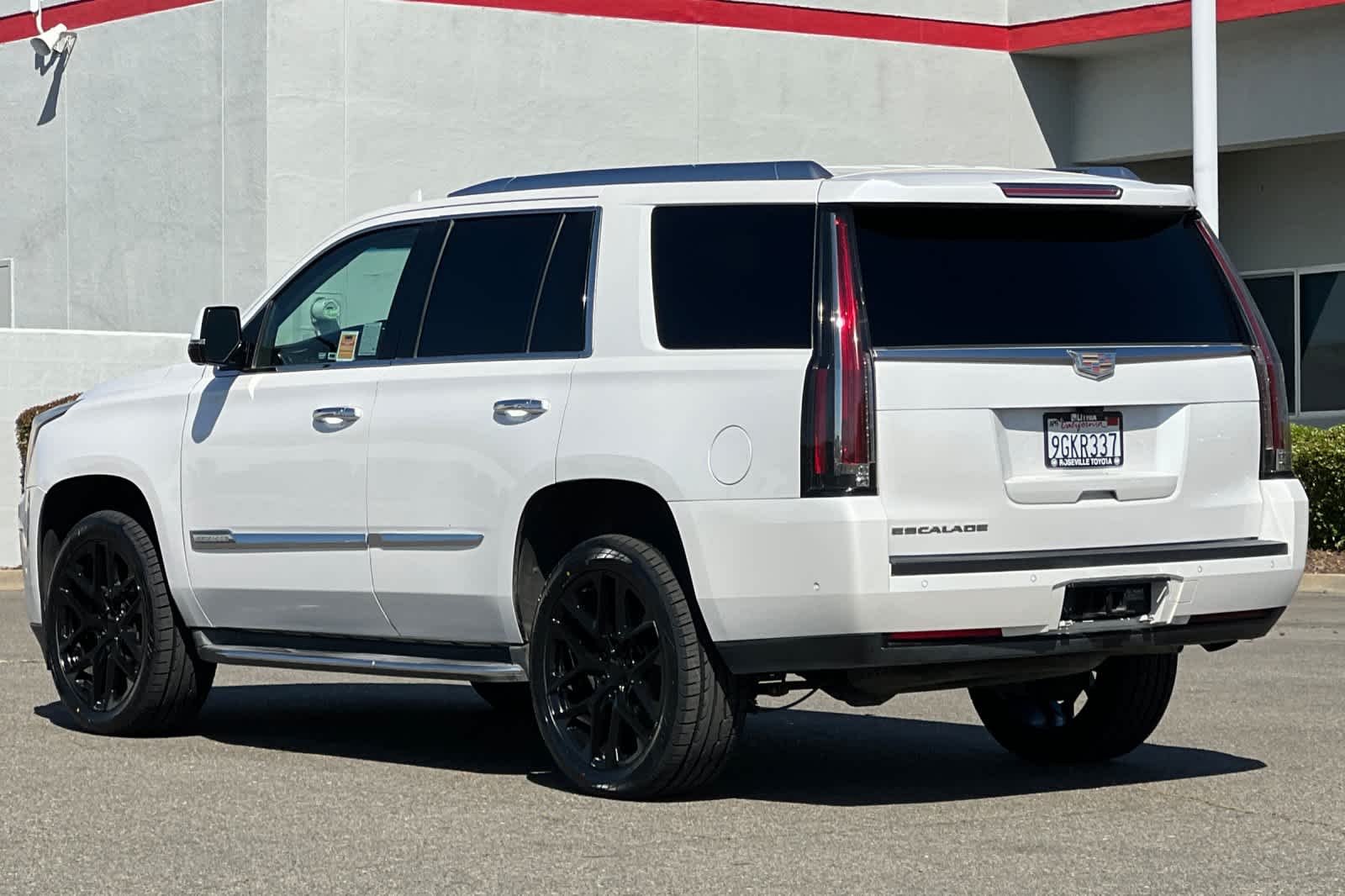 Thumbnail: 2017 Cadillac Escalade - 7