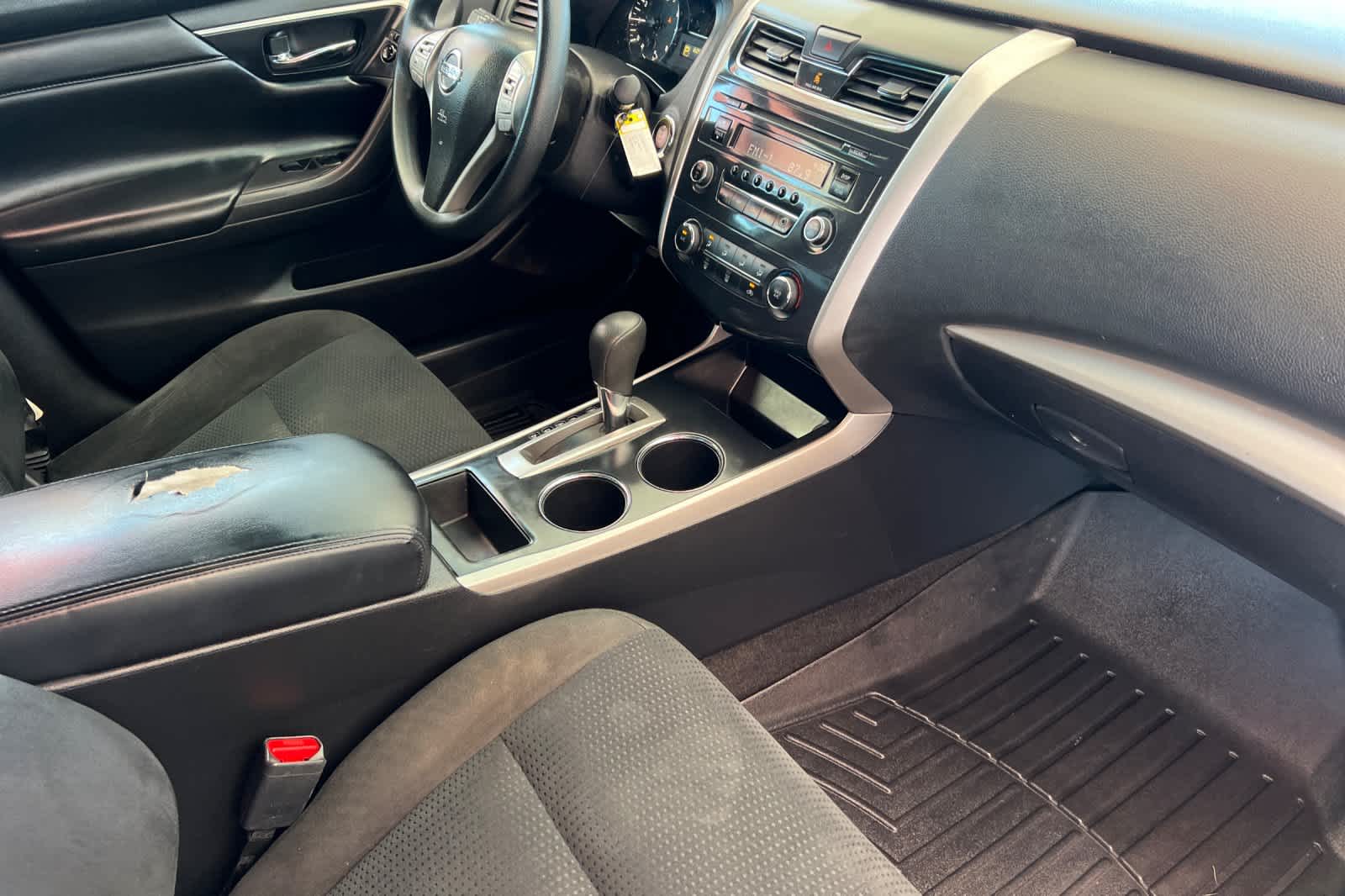Thumbnail: 2015 Nissan Altima - 15