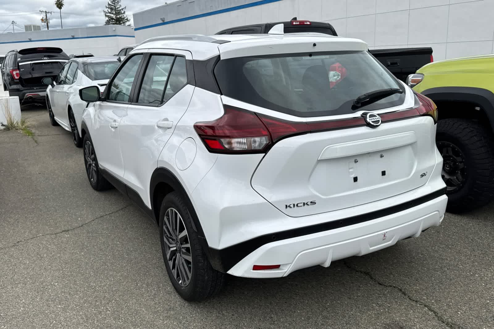 Thumbnail: 2021 Nissan Kicks - 4