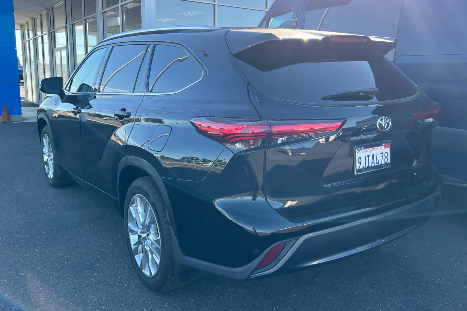 Thumbnail: 2023 Toyota Highlander - 5