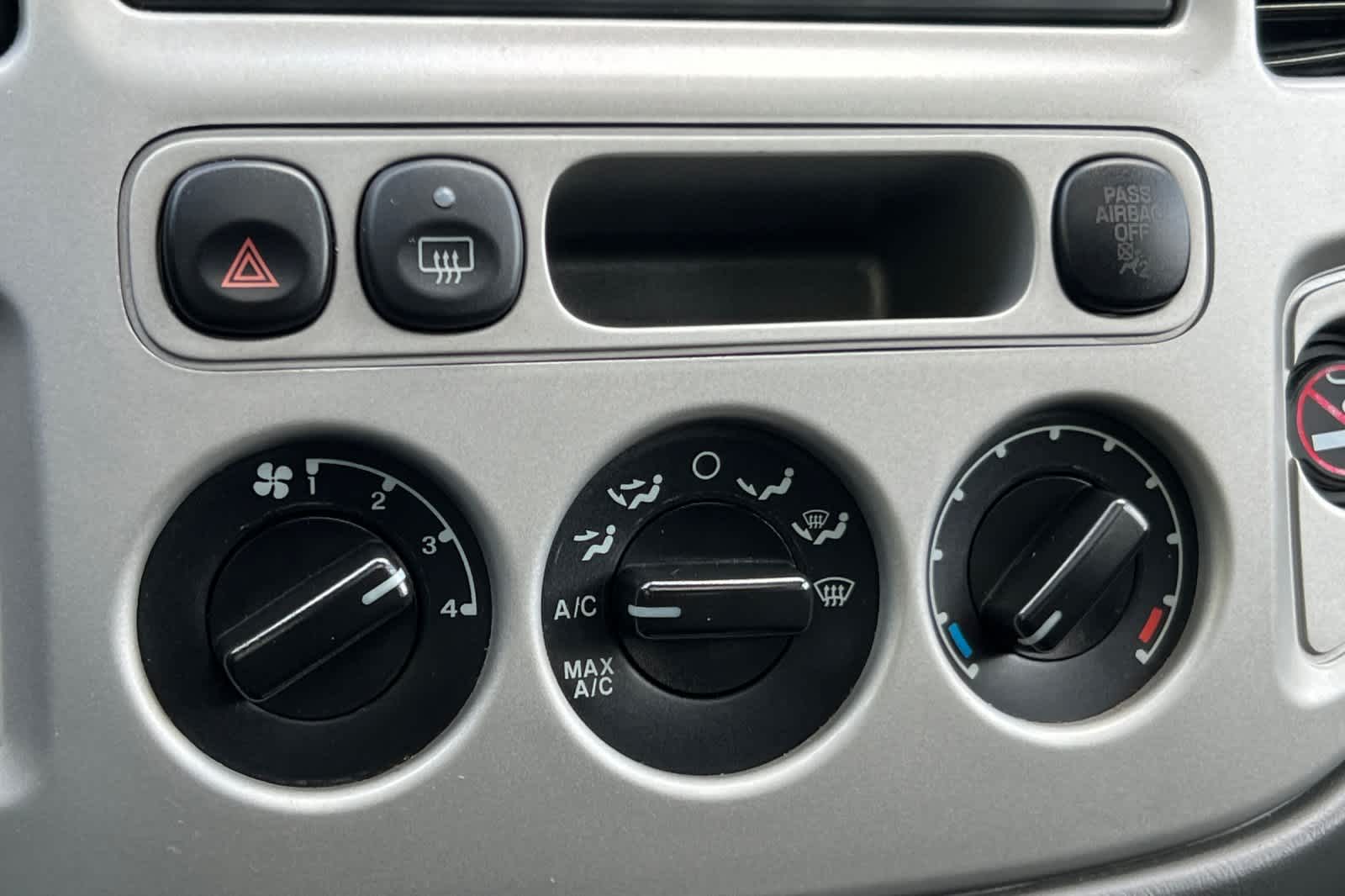 Thumbnail: 2006 Ford Escape - 20