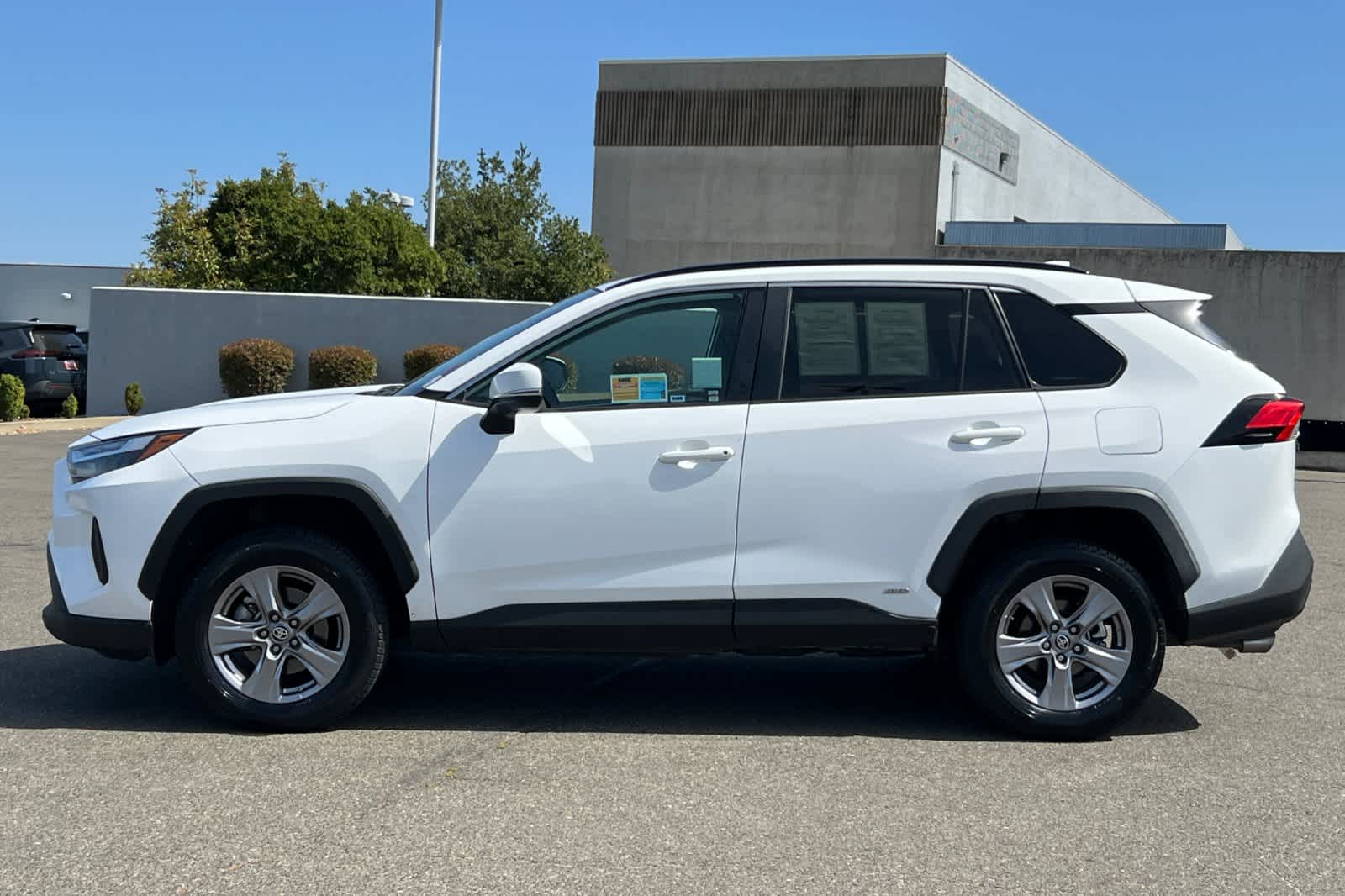 Thumbnail: 2023 Toyota RAV4 - 9