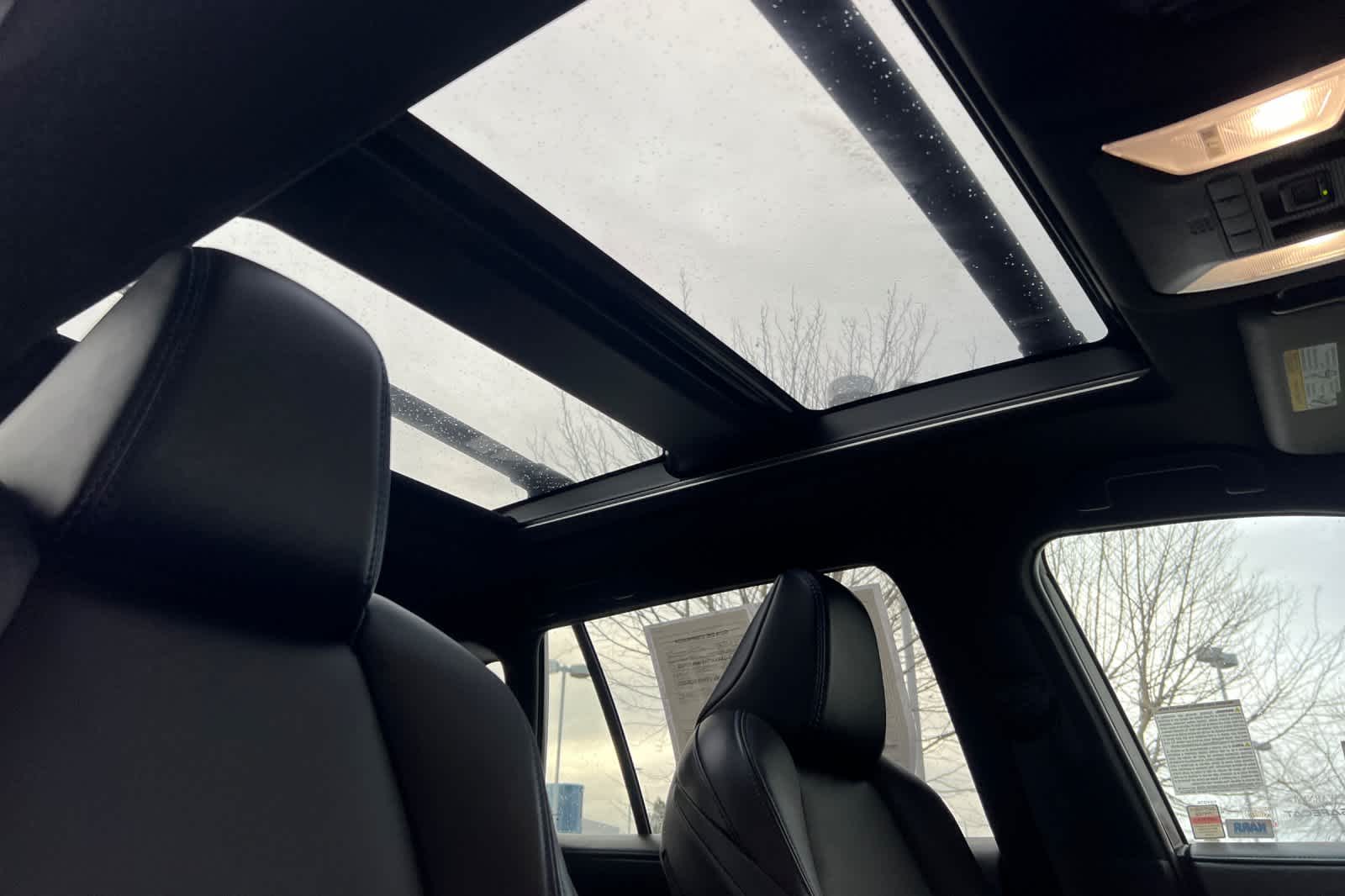 Thumbnail: 2022 Toyota RAV4 - 18