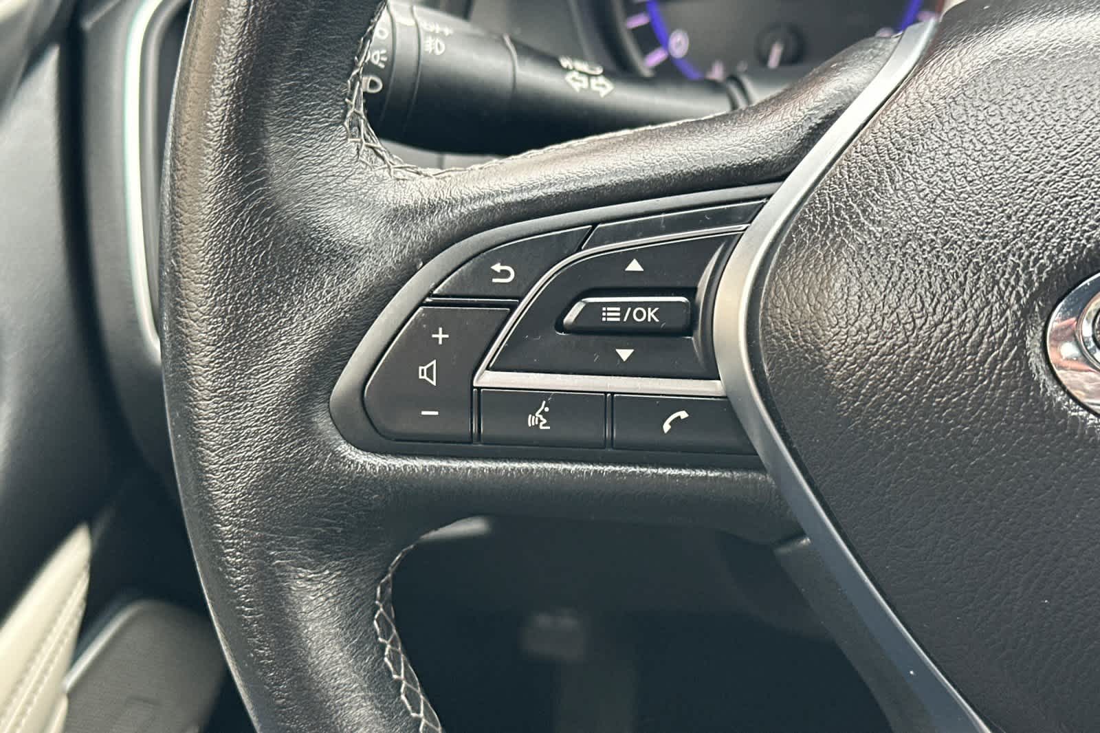 Thumbnail: 2017 INFINITI Q60 - 24