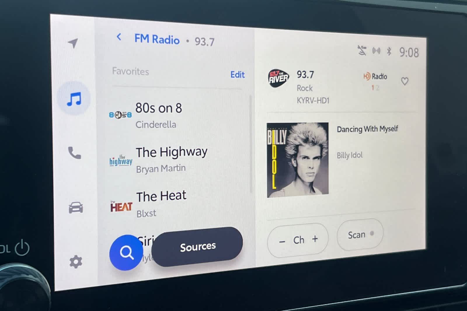 Thumbnail: 2023 Toyota RAV4 - 20