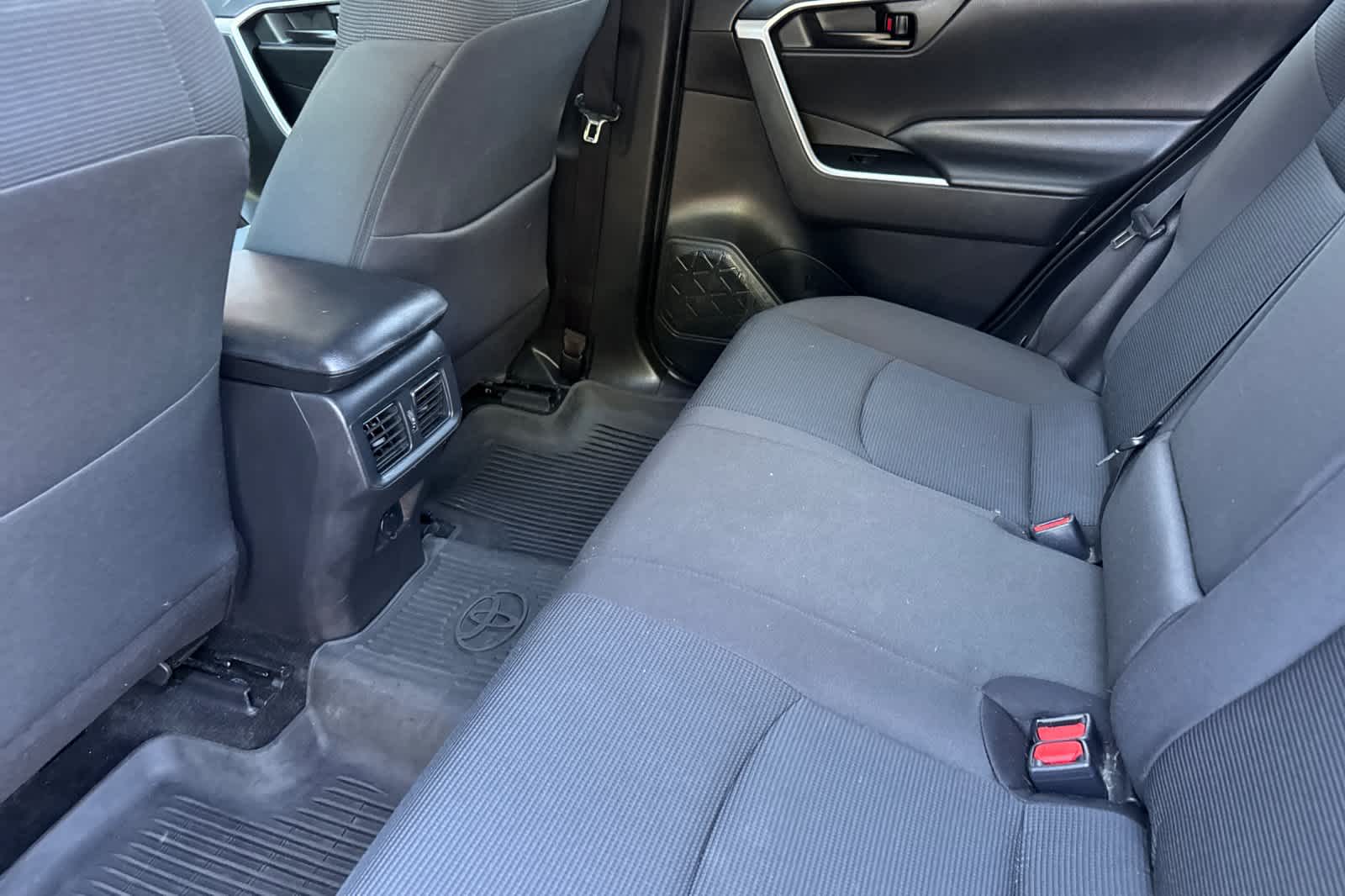 Thumbnail: 2021 Toyota RAV4 - 4