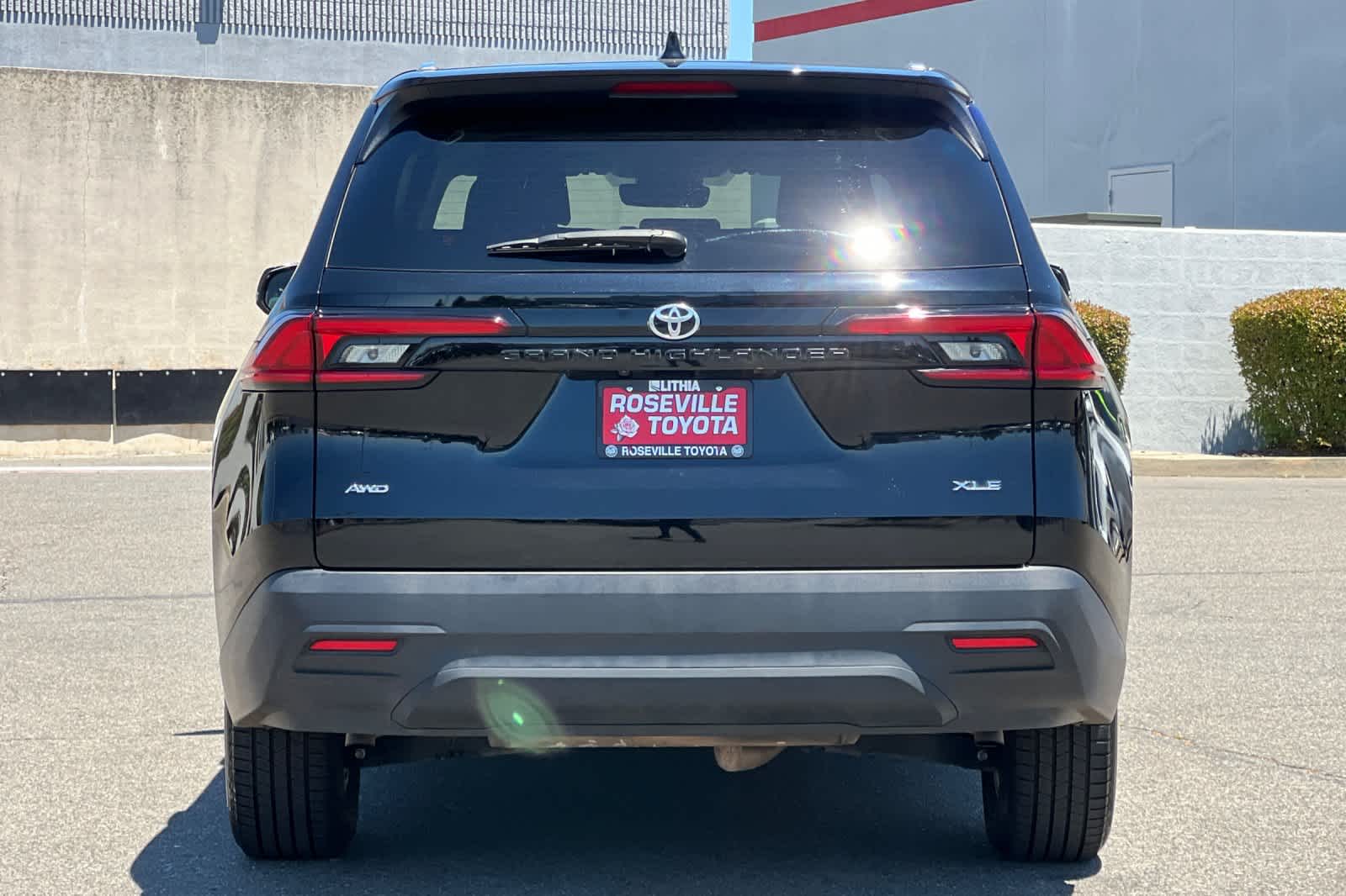 Thumbnail: 2025 Toyota Grand Highlander - 8