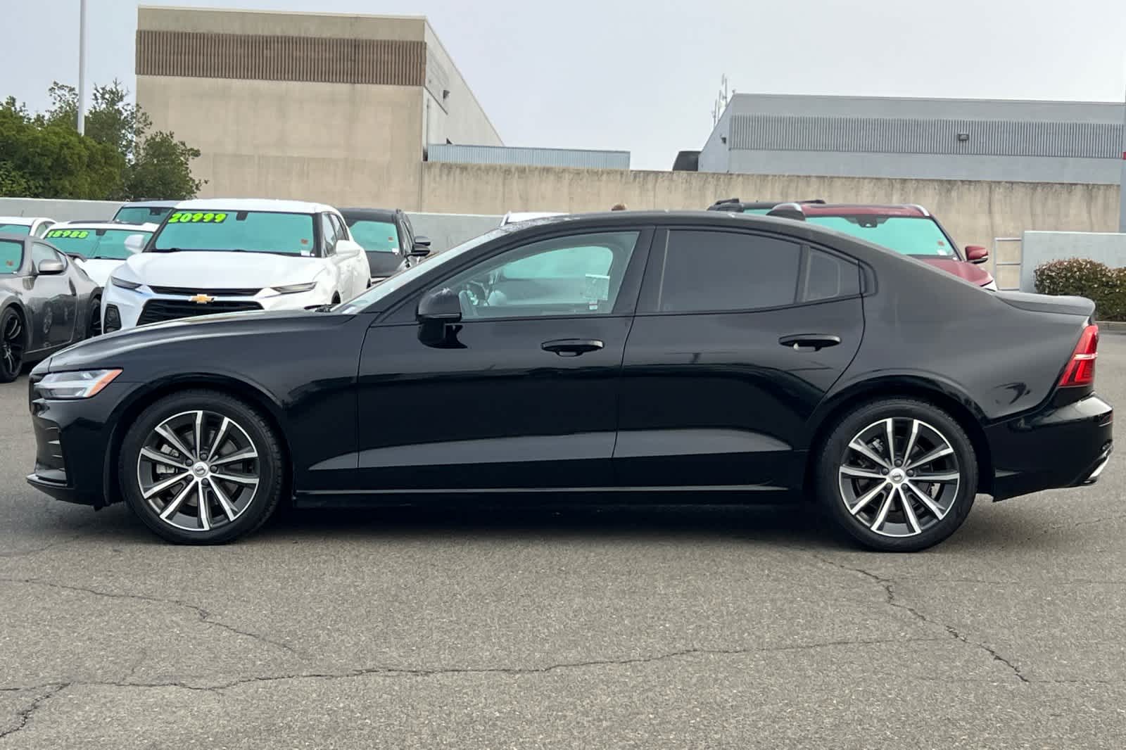 Thumbnail: 2022 Volvo S60 - 9