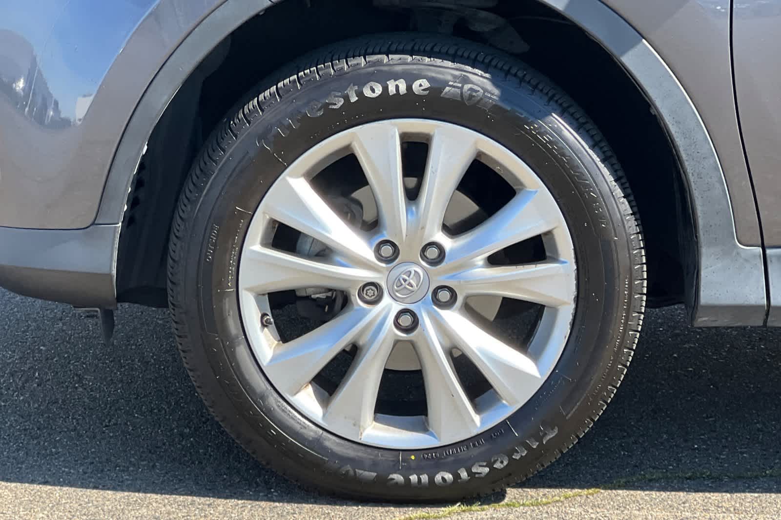 Thumbnail: 2015 Toyota RAV4 - 31