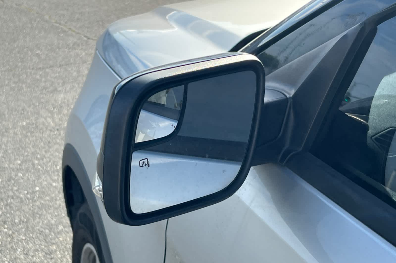 Thumbnail: 2016 Ford Explorer - 8