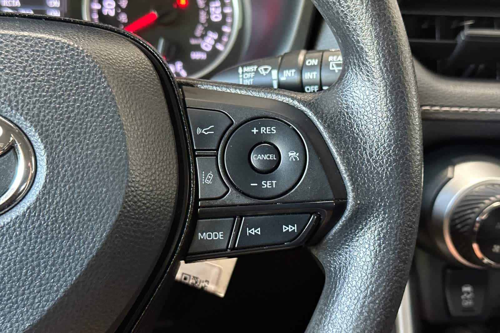 Thumbnail: 2022 Toyota RAV4 - 27