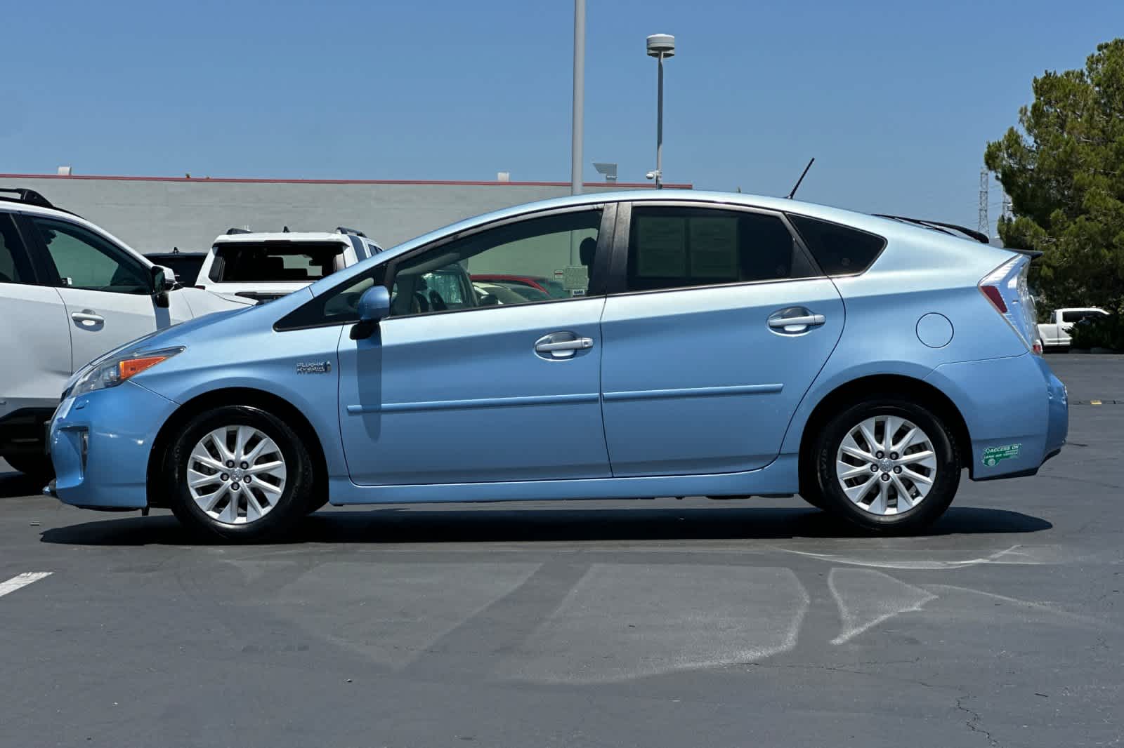 Thumbnail: 2012 Toyota Prius - 9