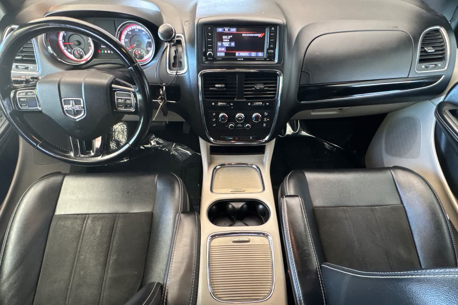 Thumbnail: 2019 Dodge Grand Caravan - 3