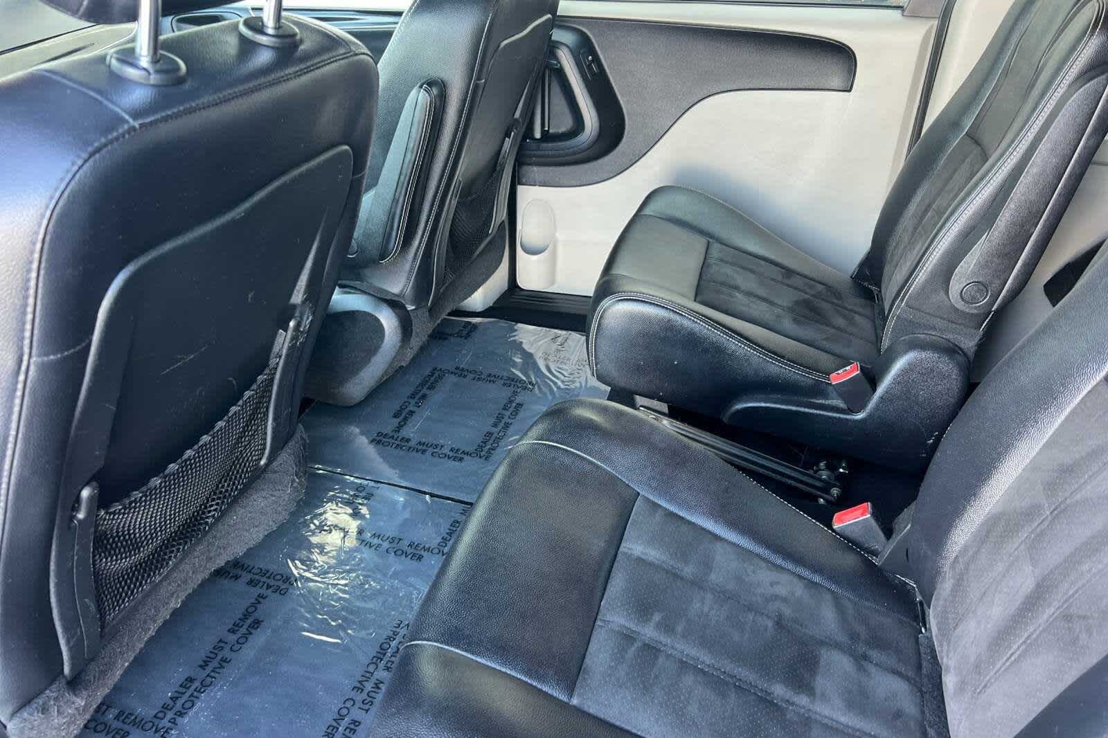 Thumbnail: 2019 Dodge Grand Caravan - 4