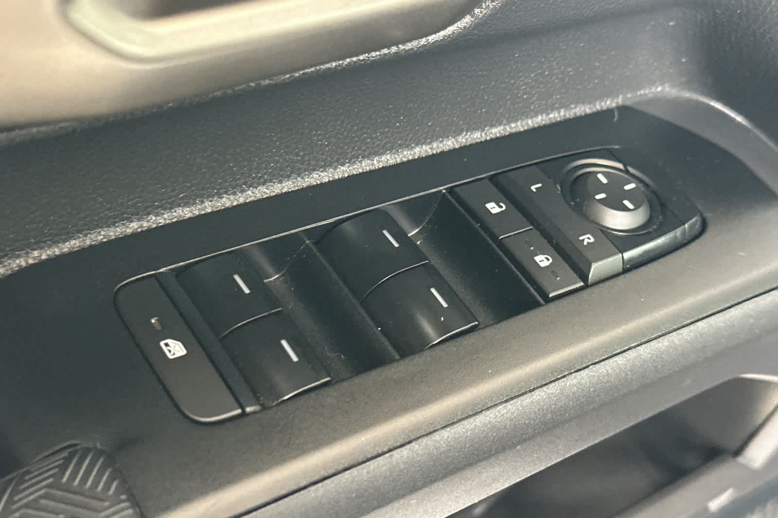 Thumbnail: 2024 Toyota Tacoma - 13