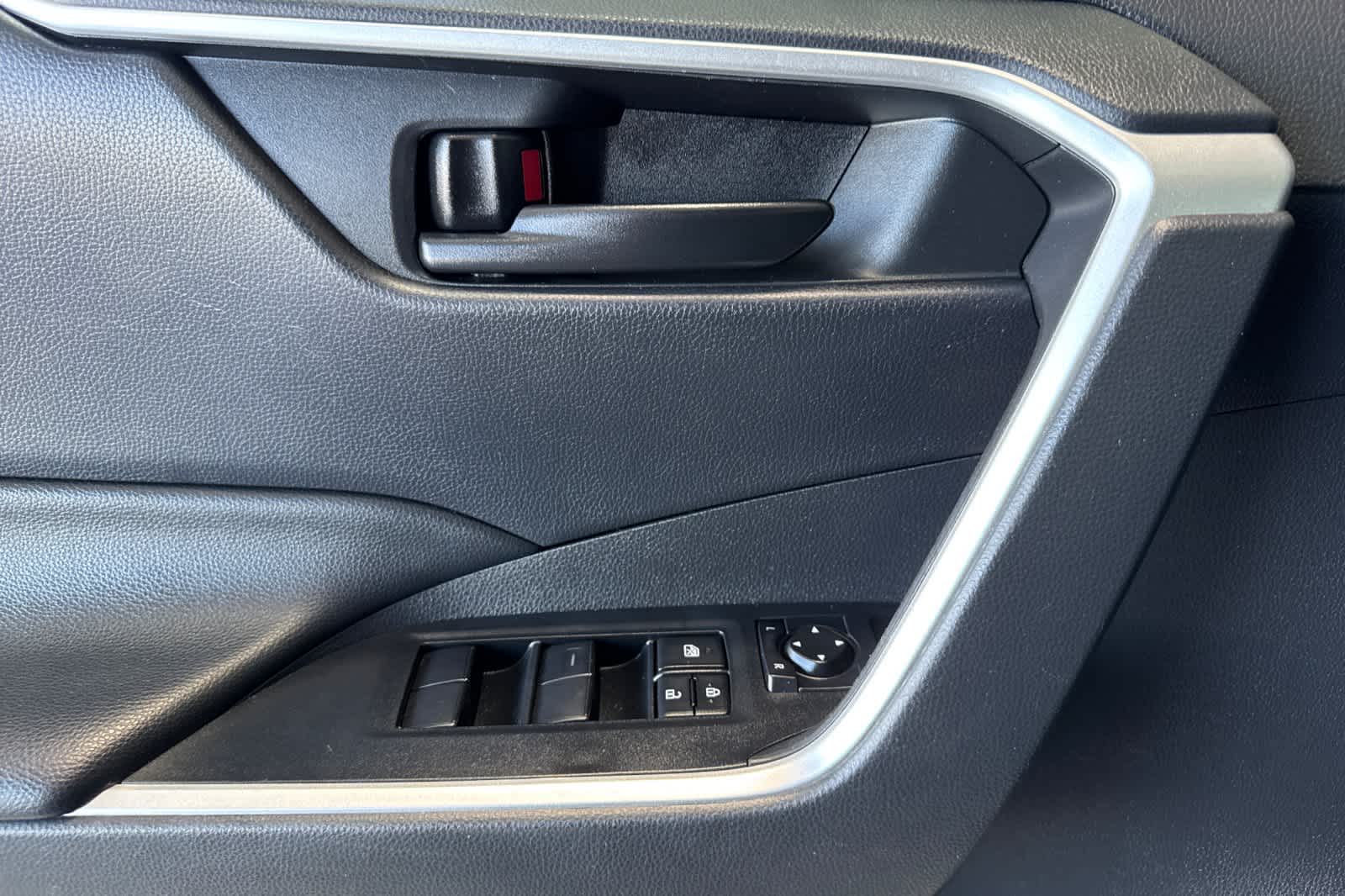 Thumbnail: 2023 Toyota RAV4 - 12