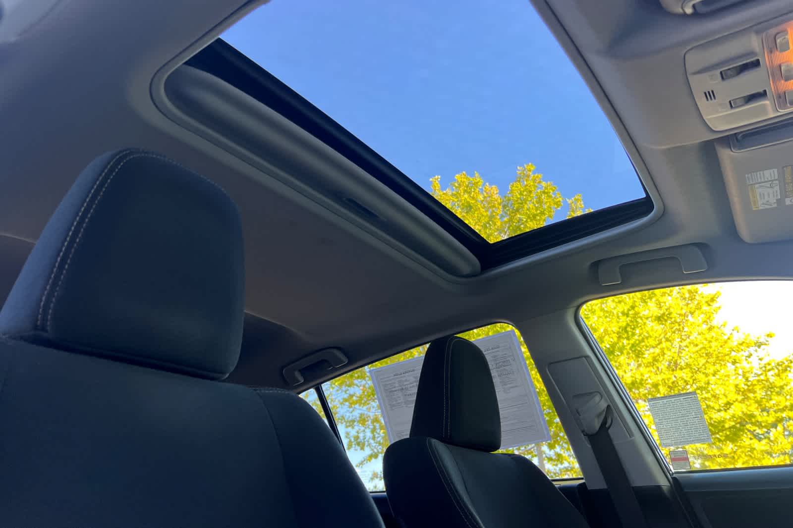 Thumbnail: 2015 Toyota RAV4 - 17