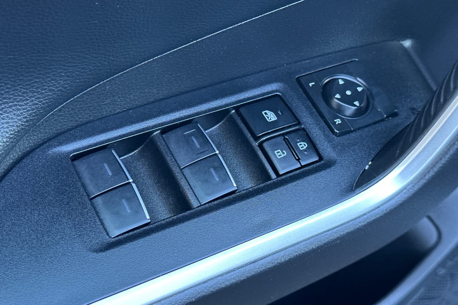 Thumbnail: 2022 Toyota RAV4 - 13