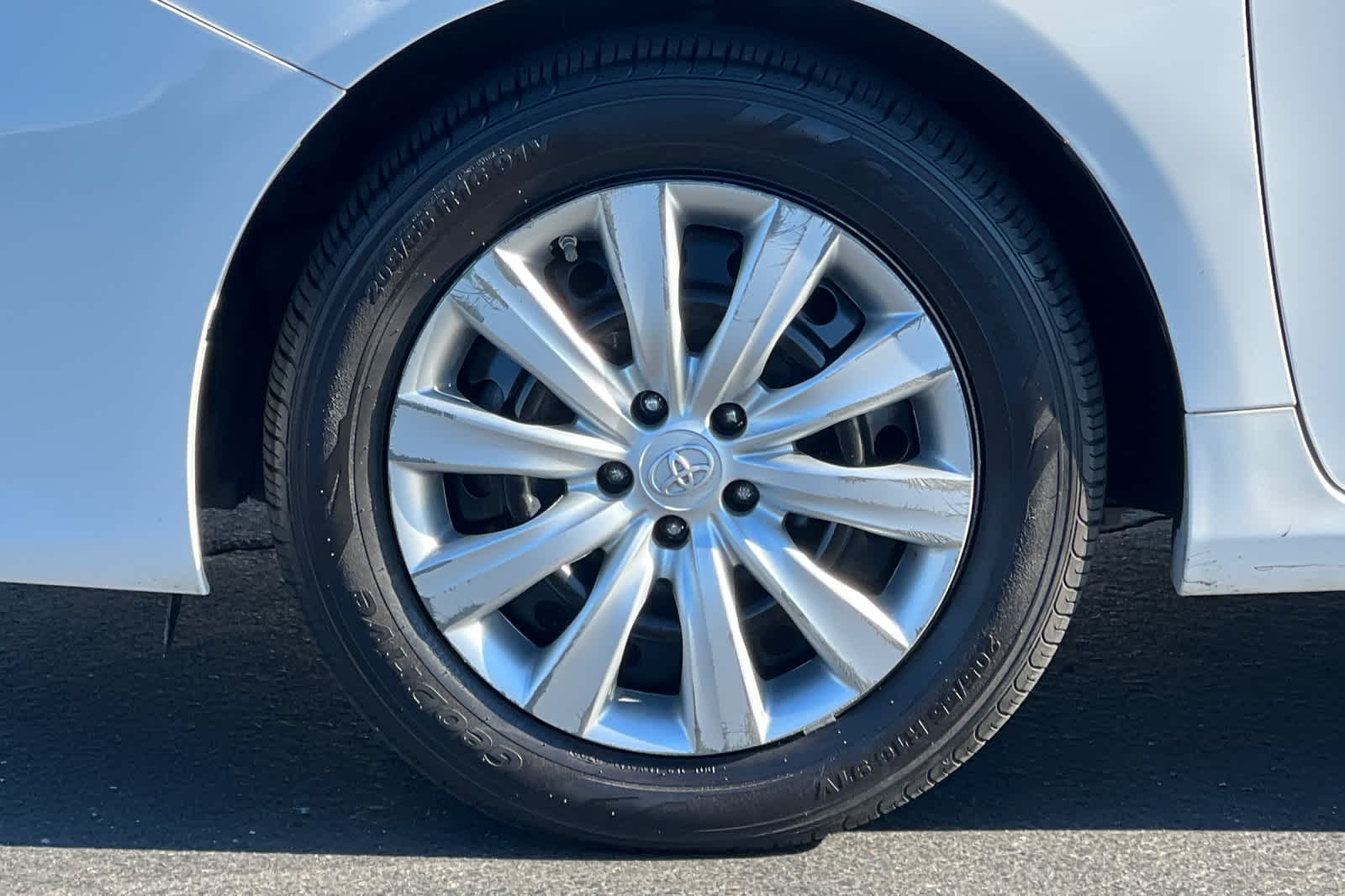 Thumbnail: 2013 Toyota Corolla - 27