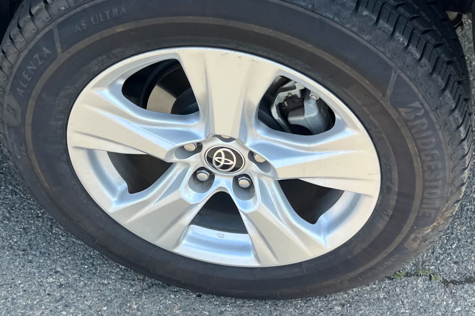 Thumbnail: 2021 Toyota RAV4 - 22