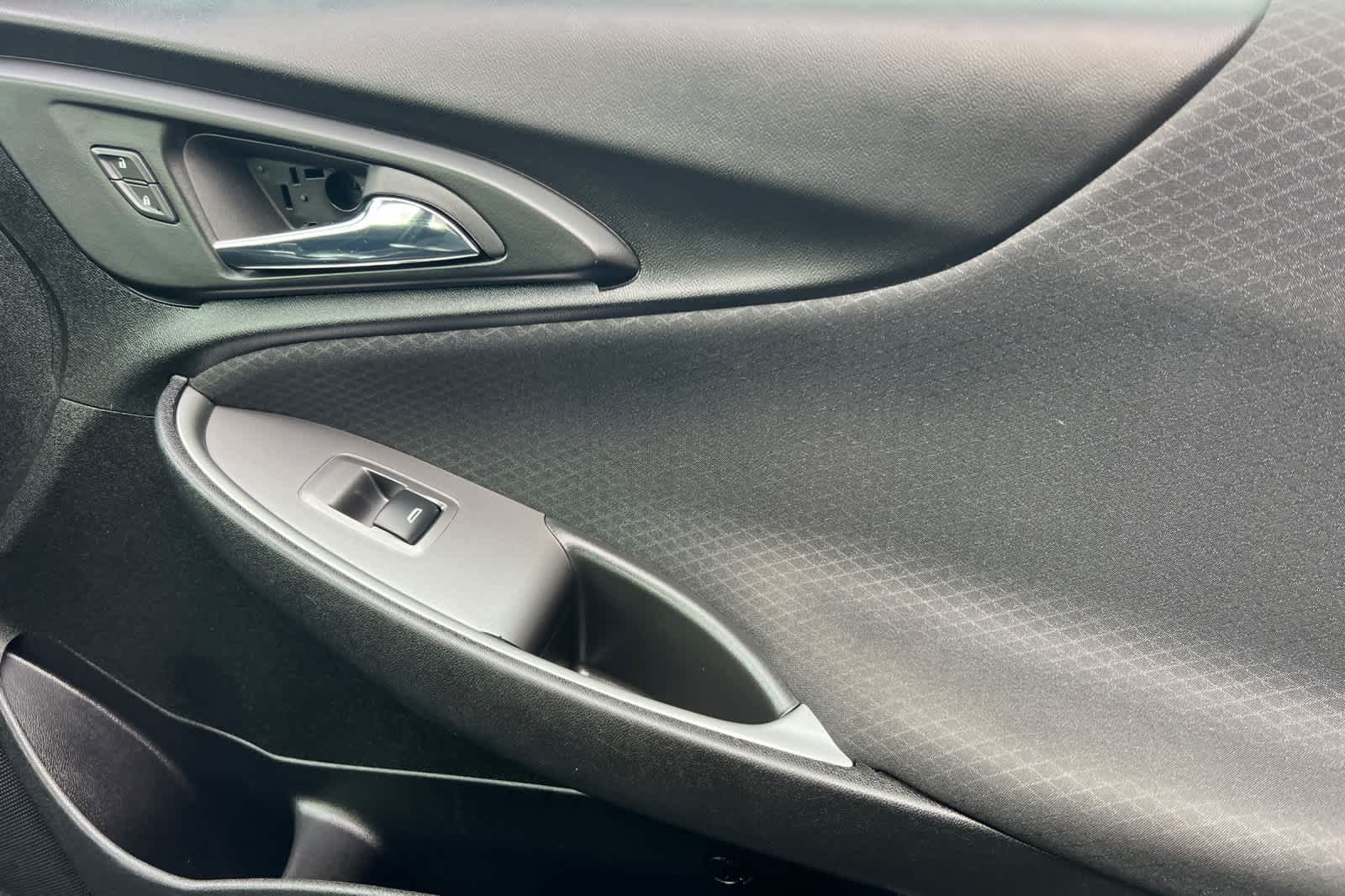 Thumbnail: 2023 Chevrolet Malibu - 17