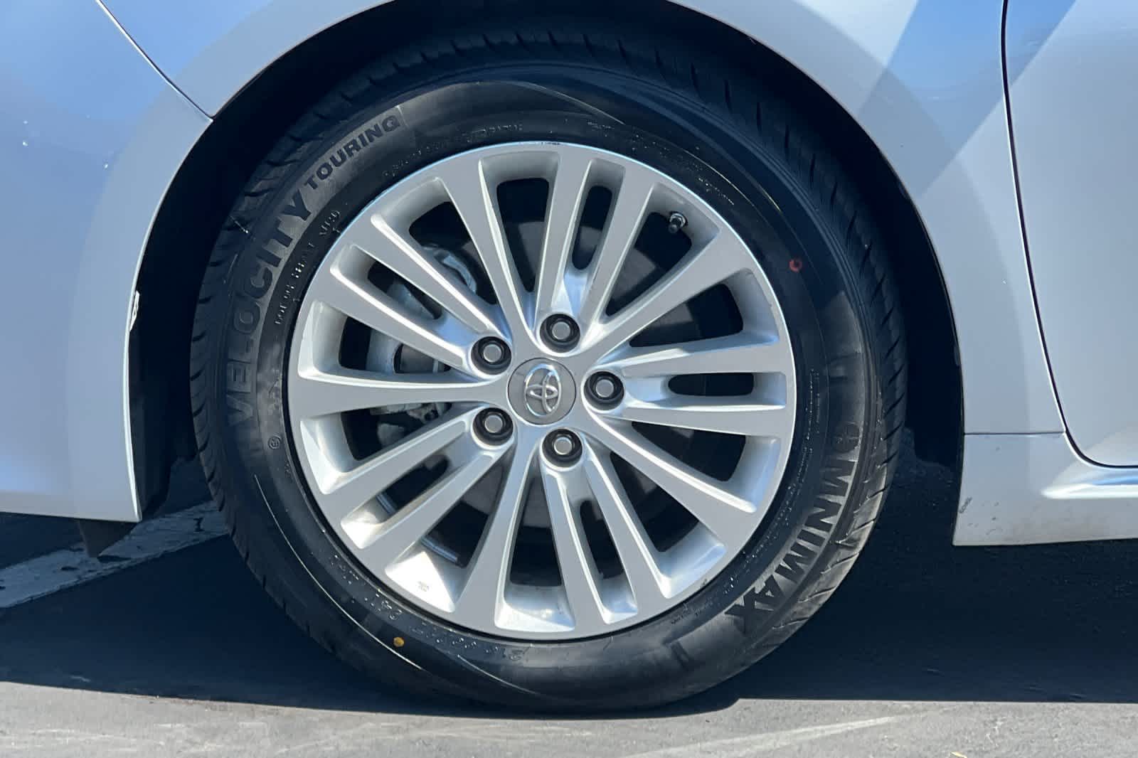 Thumbnail: 2013 Toyota Avalon - 28