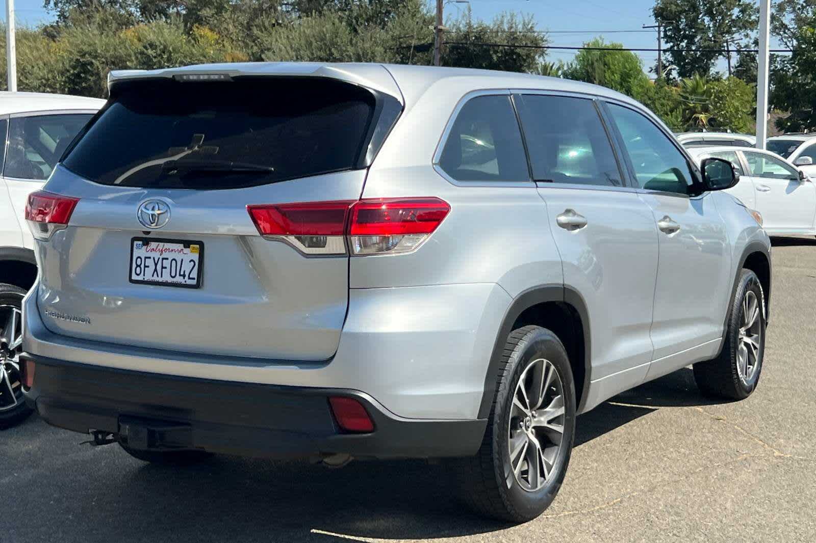 Thumbnail: 2018 Toyota Highlander - 2